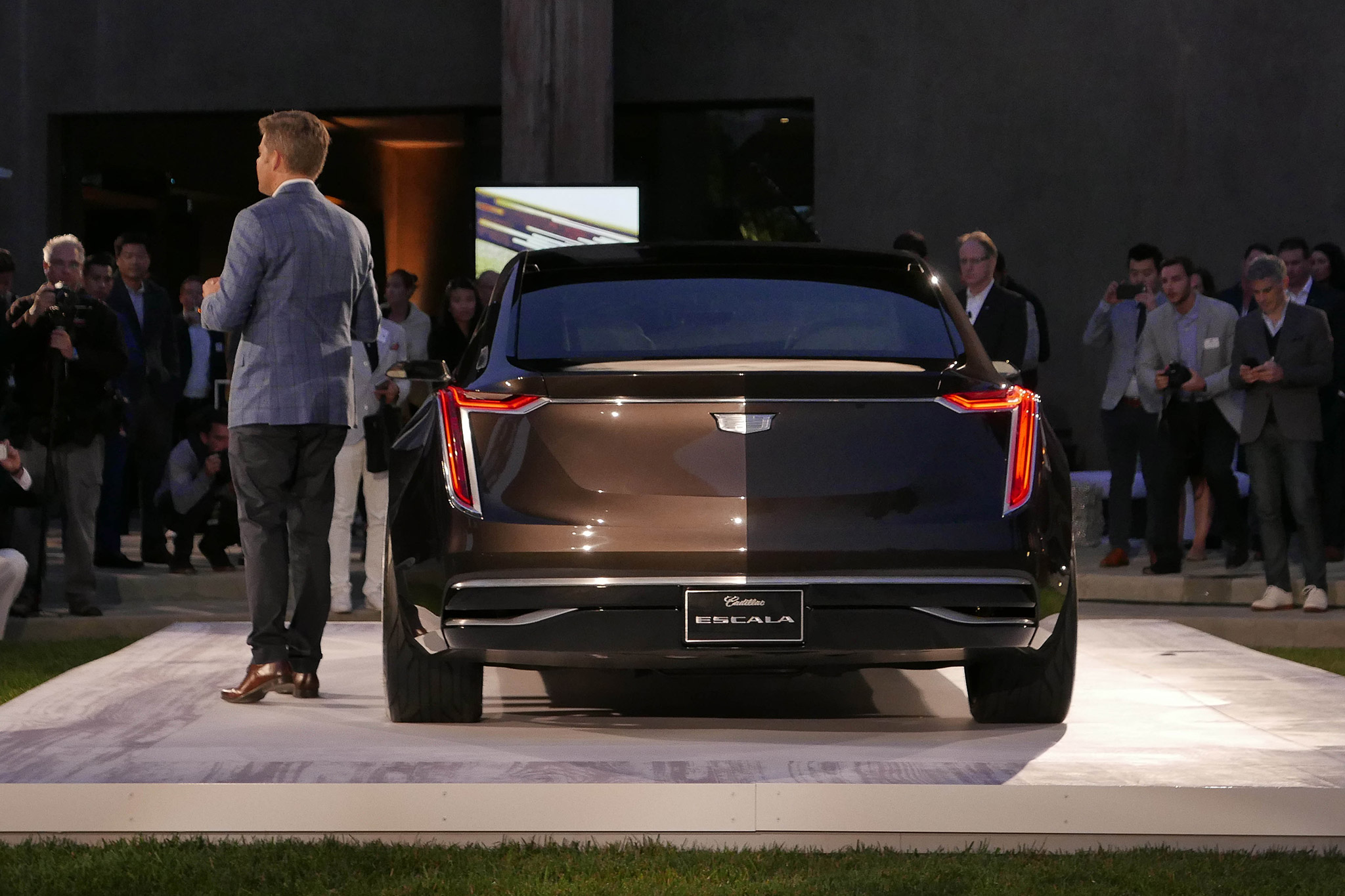 Cadillac-Escala-Concept-Rear.jpg