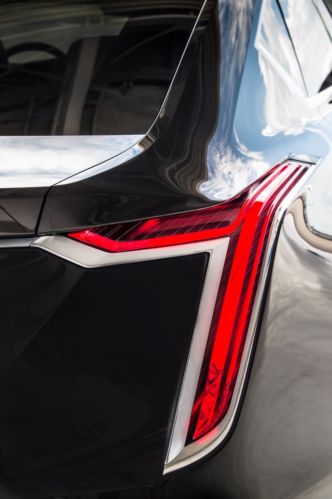 2016-Cadillac-Escala-Concept-Exterior-016.jpg